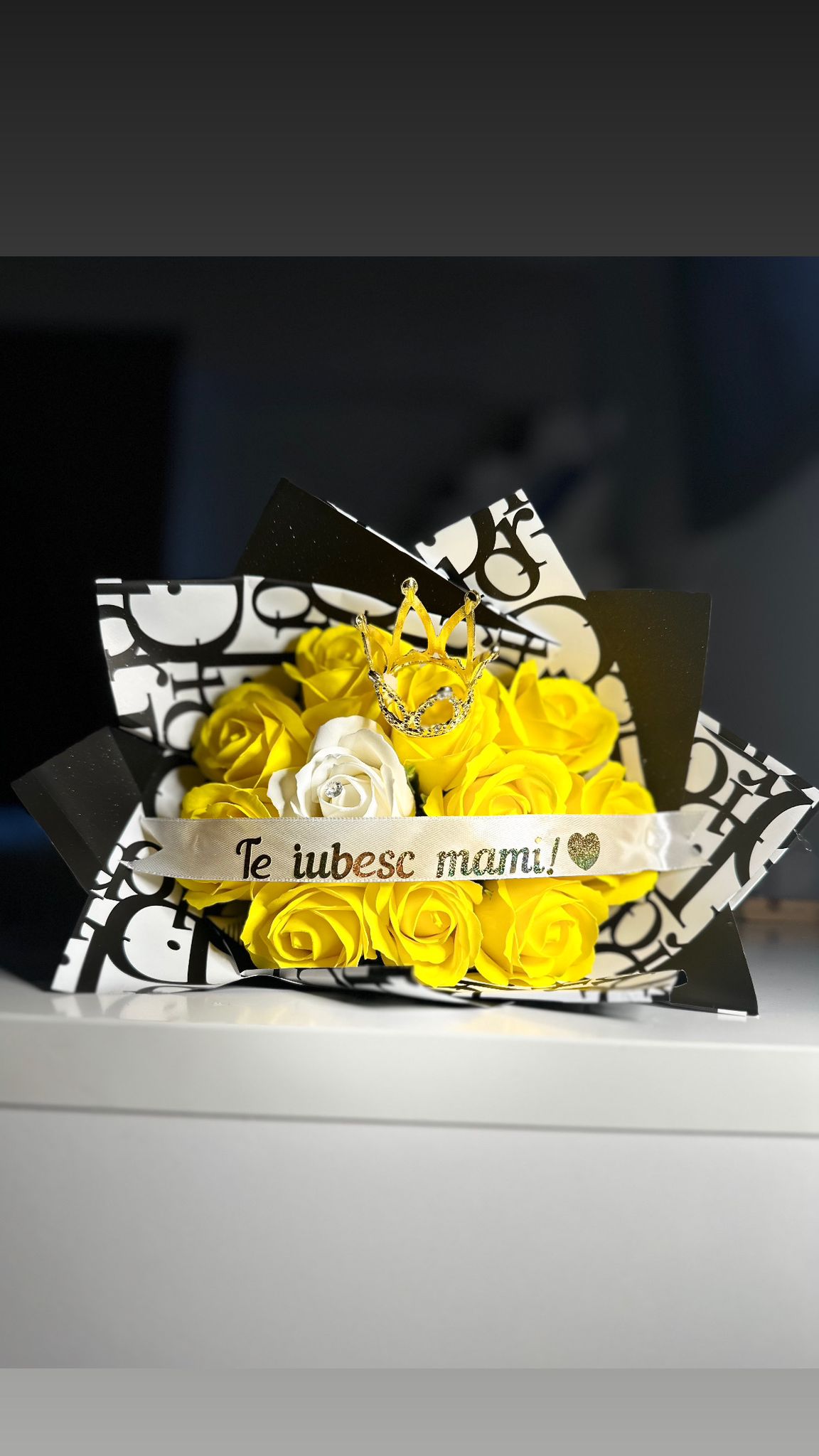buchete de flori, flori premium, florărie online, livrare flori, aranjamente florale, buchete elegante, cadouri memorabile, flori pentru aniversare, flori pentru zi de naștere, flori pentru iubită, trandafiri premium, buchete personalizate, flori pentru evenimente, flori pentru Valentine’s Day, flori pentru 8 Martie, aranjamente florale moderne, flori cu livrare rapidă, cadouri romantice, cutii cu flori, buchete rafinate