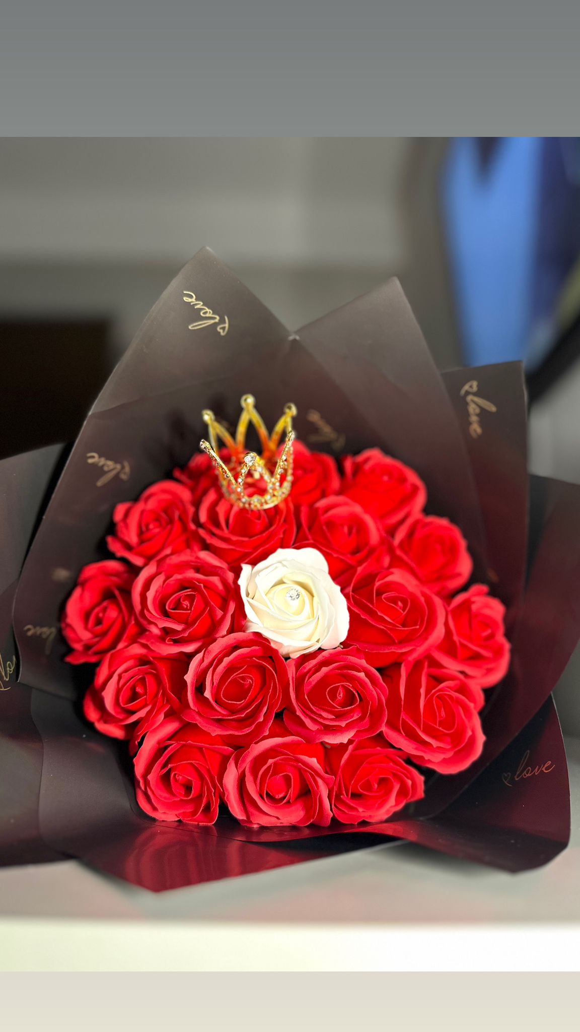 buchete de flori, flori premium, florărie online, livrare flori, aranjamente florale, buchete elegante, cadouri memorabile, flori pentru aniversare, flori pentru zi de naștere, flori pentru iubită, trandafiri premium, buchete personalizate, flori pentru evenimente, flori pentru Valentine’s Day, flori pentru 8 Martie, aranjamente florale moderne, flori cu livrare rapidă, cadouri romantice, cutii cu flori, buchete rafinate