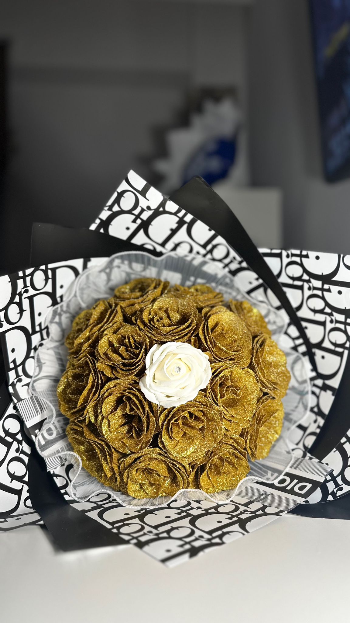 buchete de flori, flori premium, florărie online, livrare flori, aranjamente florale, buchete elegante, cadouri memorabile, flori pentru aniversare, flori pentru zi de naștere, flori pentru iubită, trandafiri premium, buchete personalizate, flori pentru evenimente, flori pentru Valentine’s Day, flori pentru 8 Martie, aranjamente florale moderne, flori cu livrare rapidă, cadouri romantice, cutii cu flori, buchete rafinate