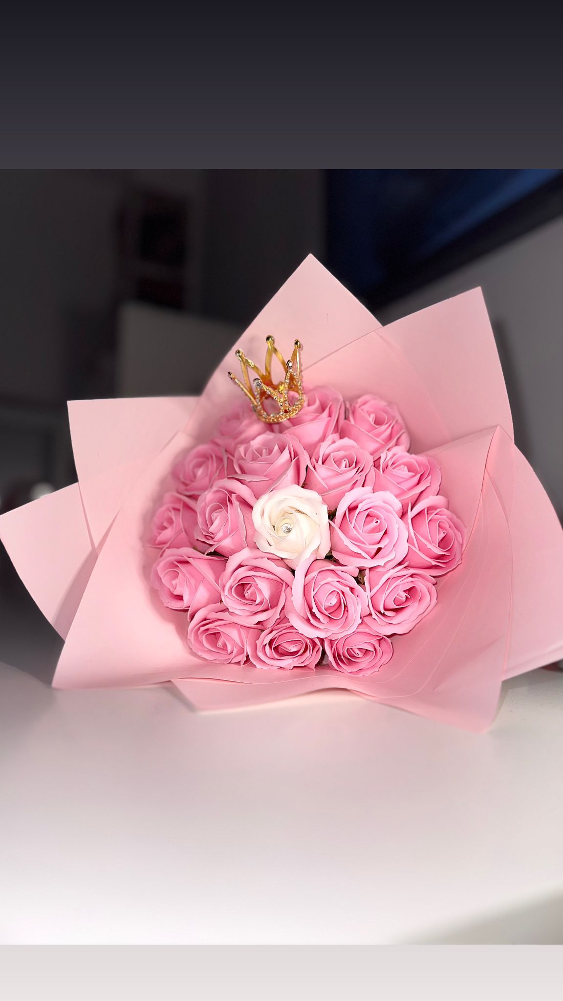 buchete de flori, flori premium, florărie online, livrare flori, aranjamente florale, buchete elegante, cadouri memorabile, flori pentru aniversare, flori pentru zi de naștere, flori pentru iubită, trandafiri premium, buchete personalizate, flori pentru evenimente, flori pentru Valentine’s Day, flori pentru 8 Martie, aranjamente florale moderne, flori cu livrare rapidă, cadouri romantice, cutii cu flori, buchete rafinate